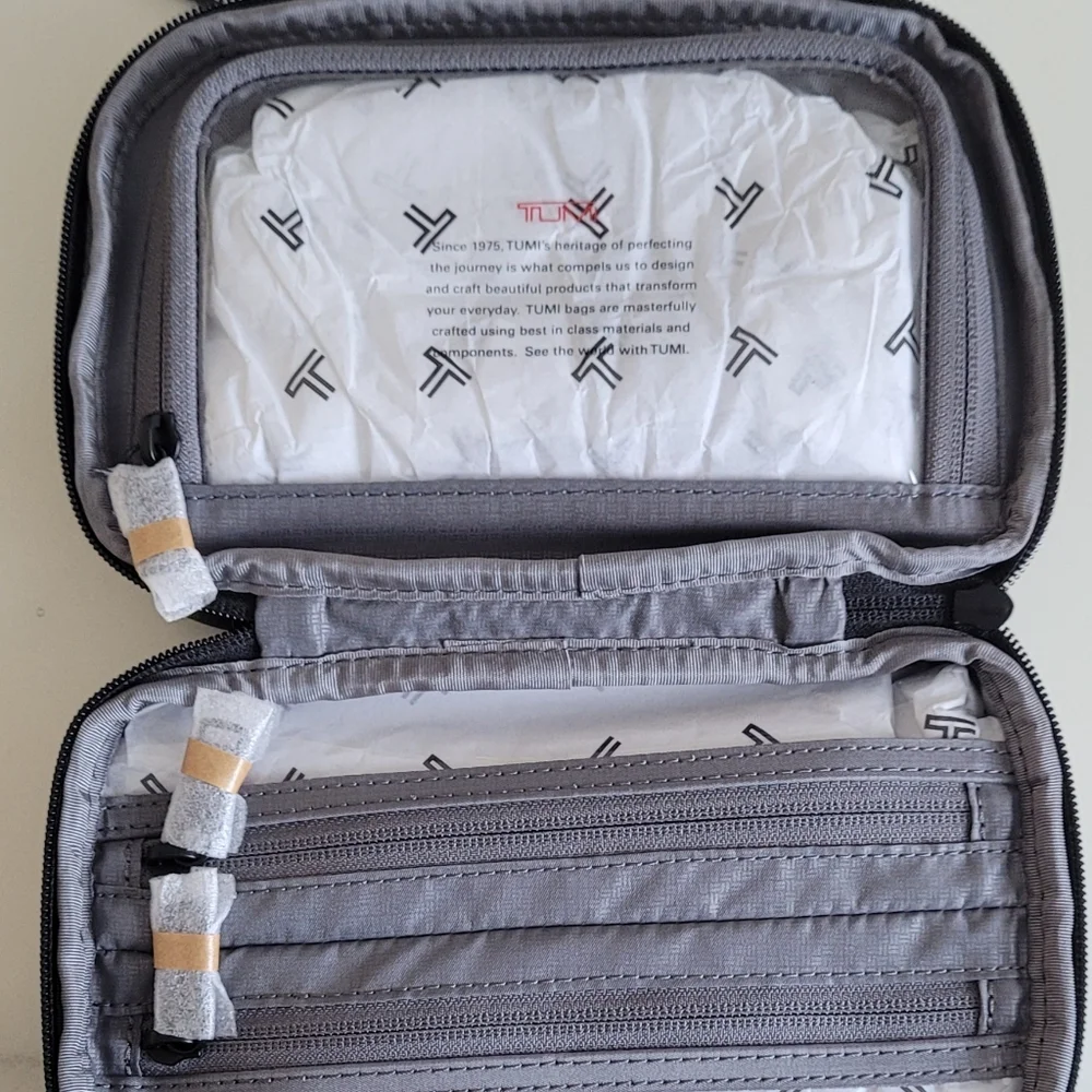 NWT TUMI Alpha Split Travel Kit Black - Picture 4 of 7